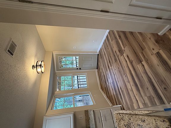 5th image of 335 Harvey Cir
