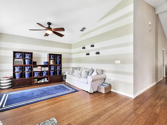 4th image of 1339 Samantha Cir N