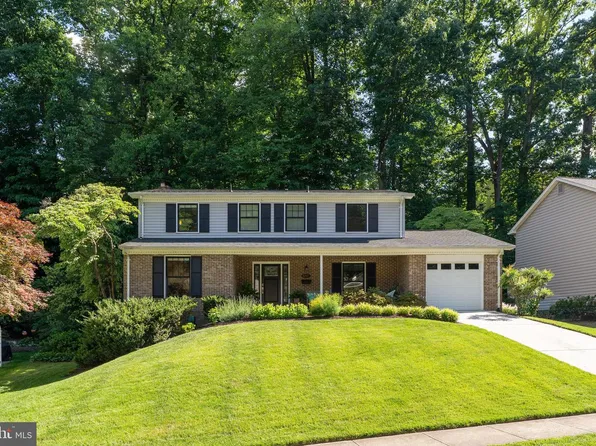 6207 Larstan Dr, Alexandria, VA 22312