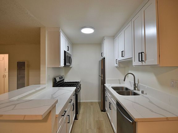 4th image of 849 N McCadden Pl APT 5