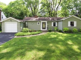 140 Hastings Ln, Rochester, NY 14617