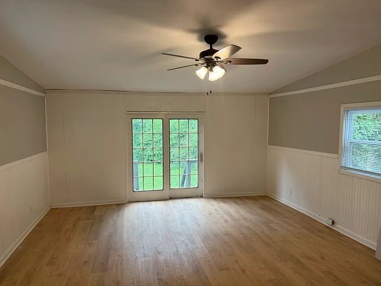 5732 N Way — Photo 3