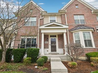 2125 Apple Hill Ln, Buffalo Grove, IL 60089