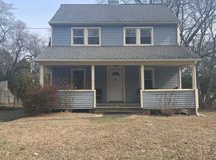 1924 Stratfield Road, Fairfield, CT 06825