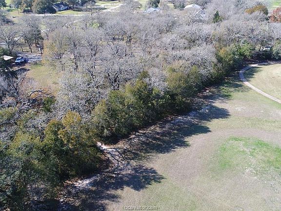 4th image of 3009 Five Oaks Ln