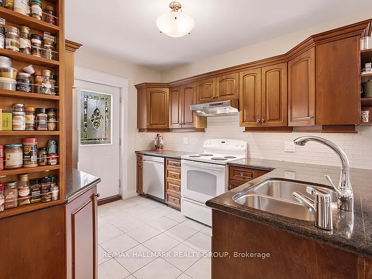 94 Marlborough Ave — Photo 16