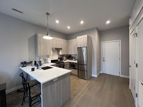 2nd image of 3757 N Sheffield Ave #107