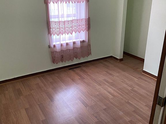 4th image of 27723 Townley Ave