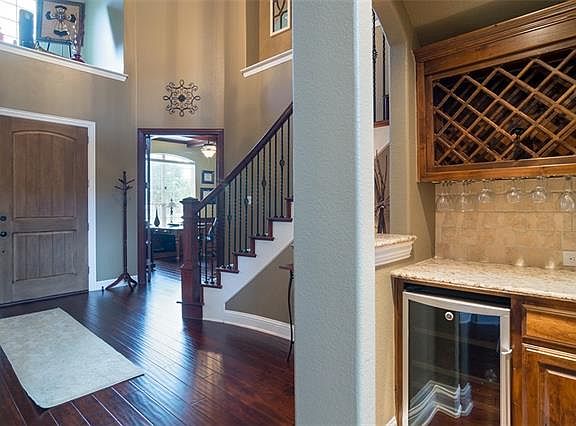 5th image of 2456 Lilyfield Dr
