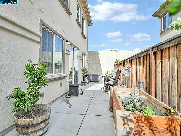 292 Alta St — Photo 22