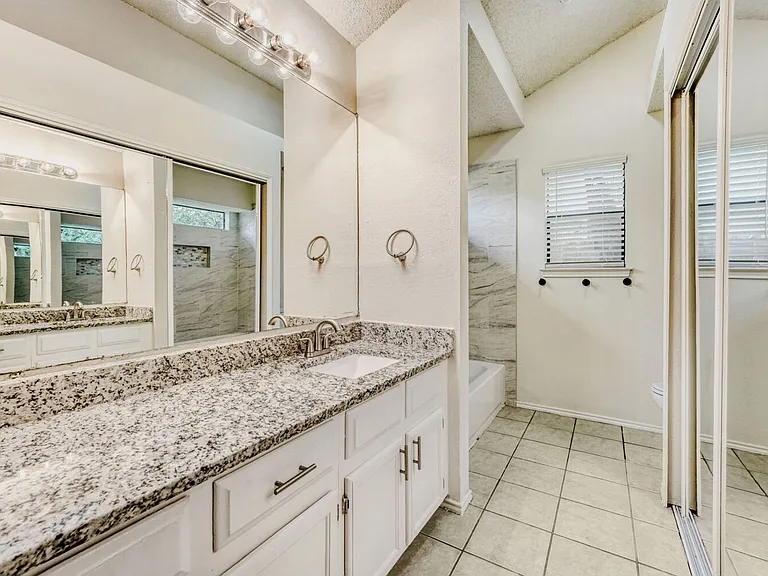 11922 Meadowfire Dr — Photo 13