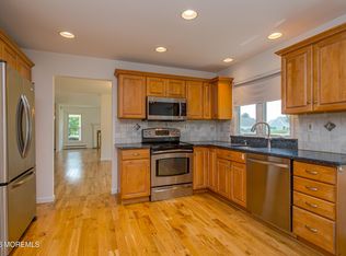 22 Gladstone Avenue, Manchester, NJ 08759