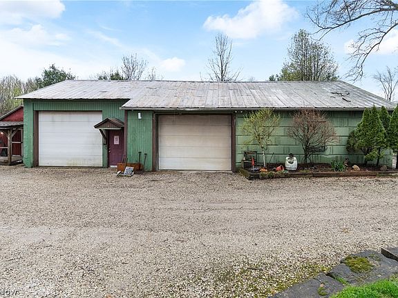 3rd image of 2377 Greensburg Rd