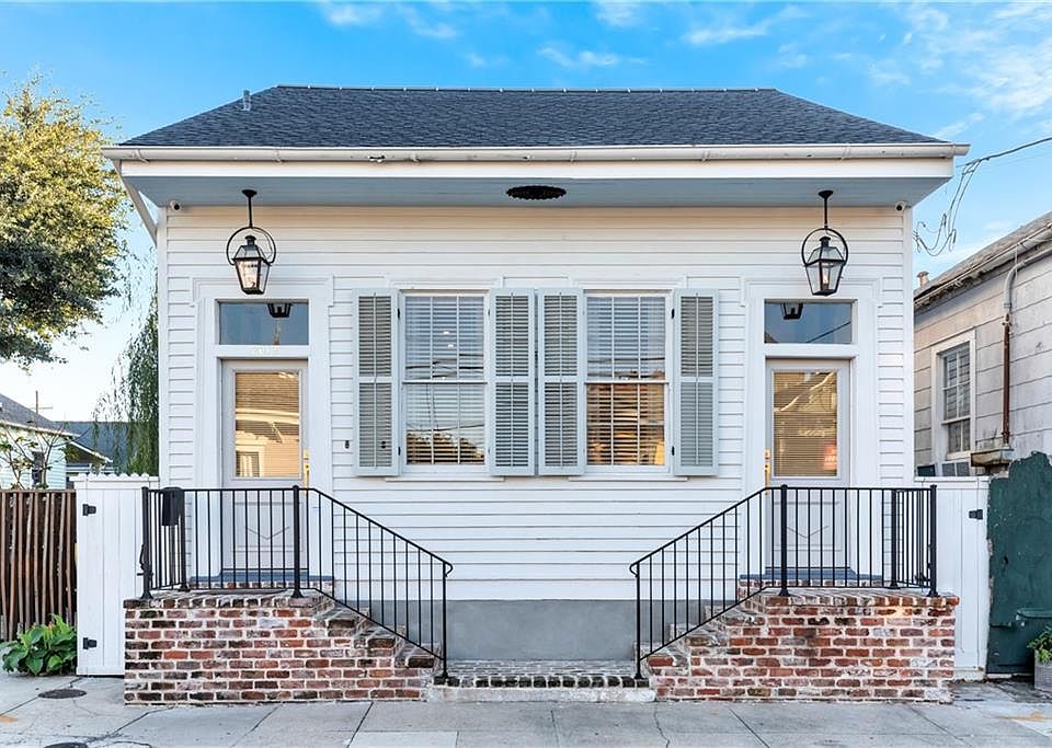 1st image of 2618 Dauphine St