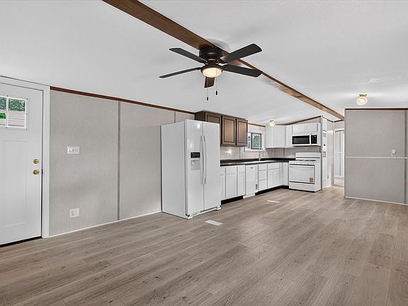 2nd image of 10597 Peachtree St