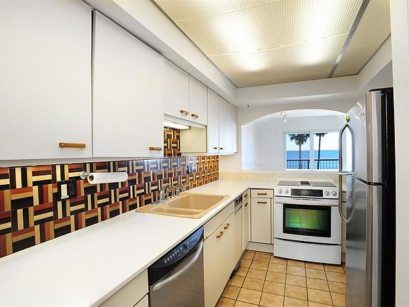 2nd image of 20 Barranca Ave APT 6