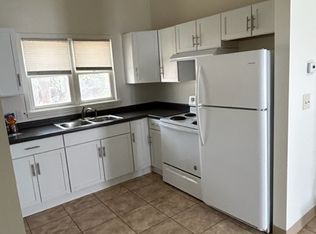 1431 E 1st St #B, Duluth, MN 55805