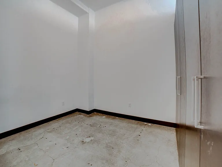 Vandever Lofts — Photo 20