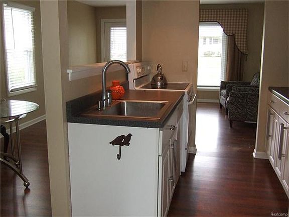 4th image of 2935 Edna Jane Dr