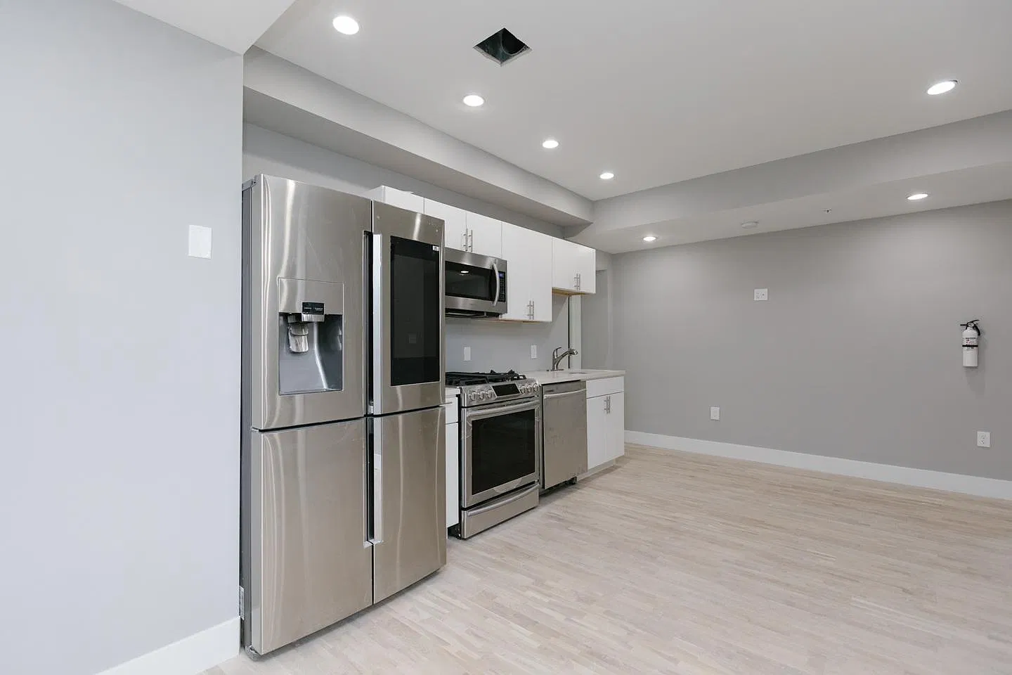 1715 W Jefferson St — Photo 1