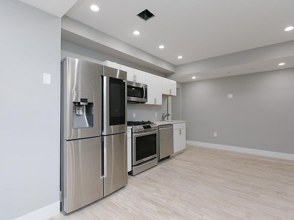 1st image of 1715 W Jefferson St #B