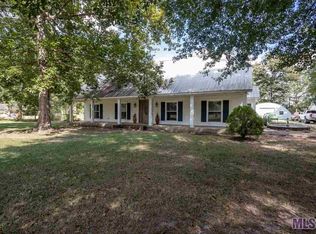 28100 McArthur Dr, Livingston, LA 70754