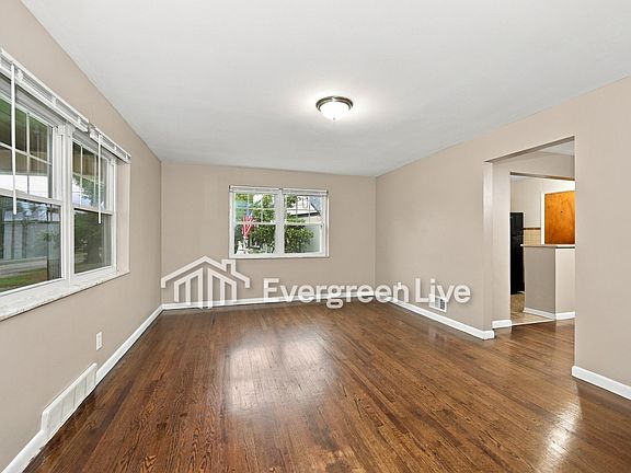 3rd image of 5567 Harrison Ave