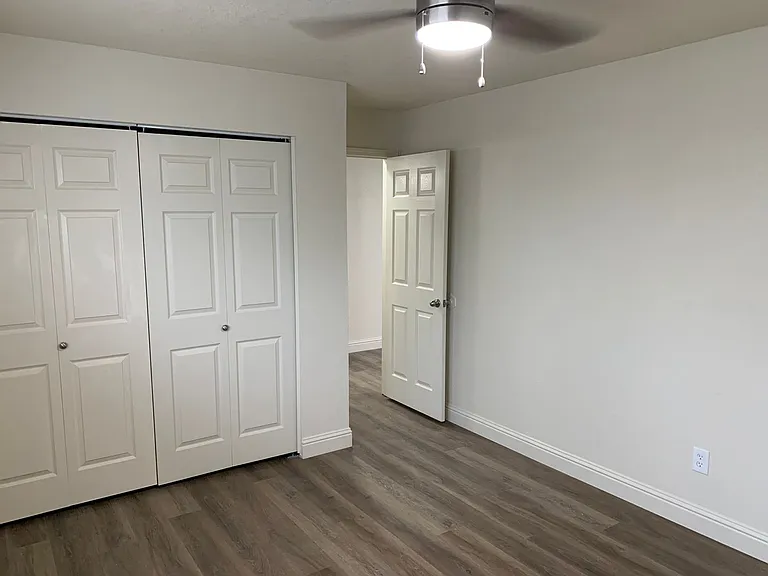 Yosemite Avenue Apartments — Photo 6