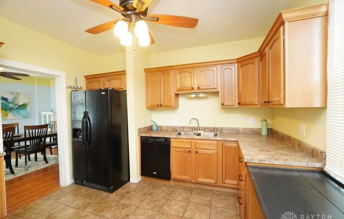 4 bed, 1.5 bath, 1830 sqft, $1,850 — Photo 4