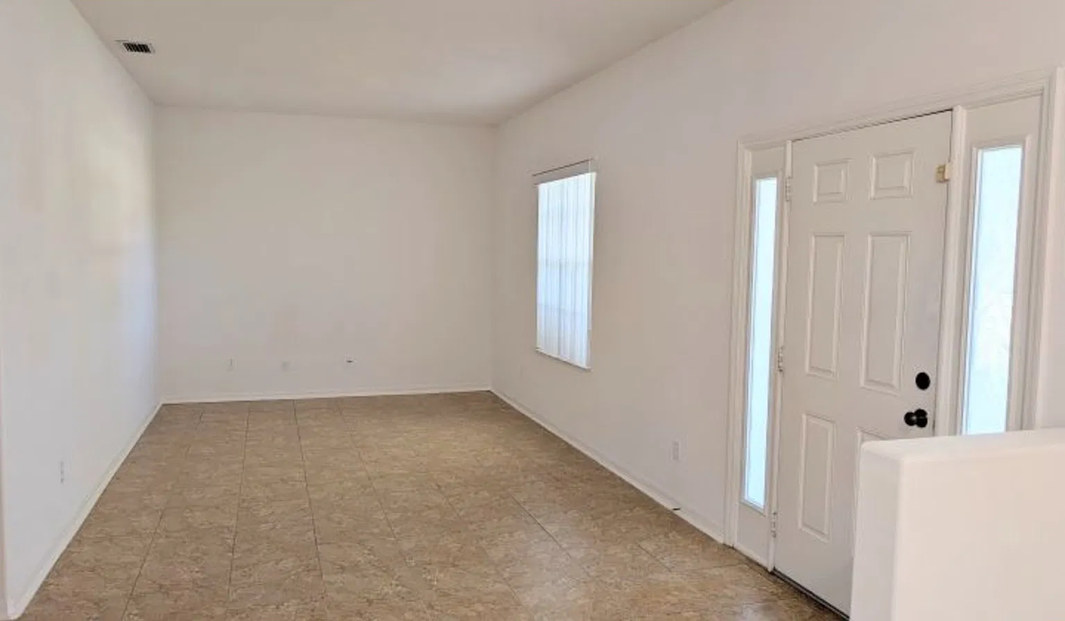 Northern Palm Coast, FL Spacious House — Photo 3