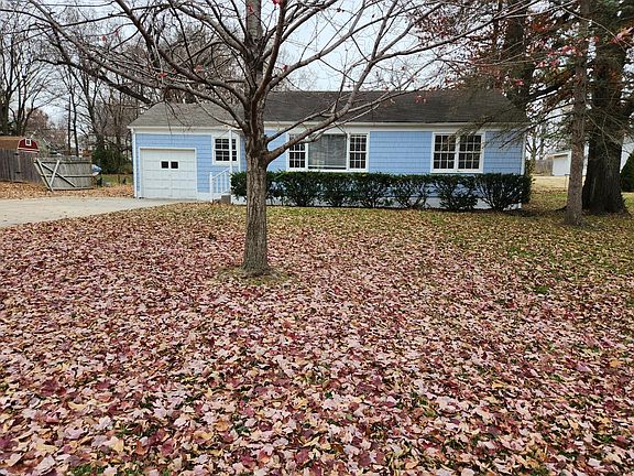 3rd image of 8633 Riley St