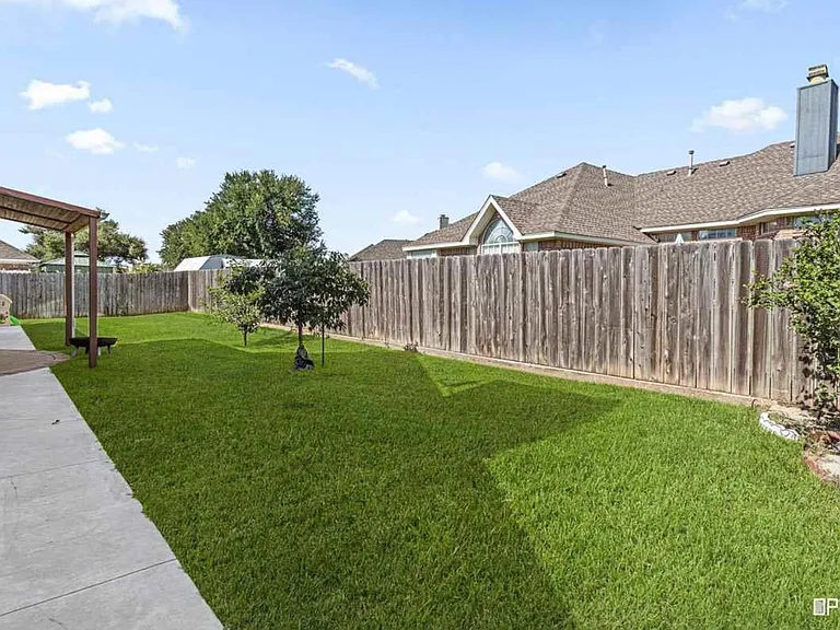 3506 Rugby Ln — Photo 12