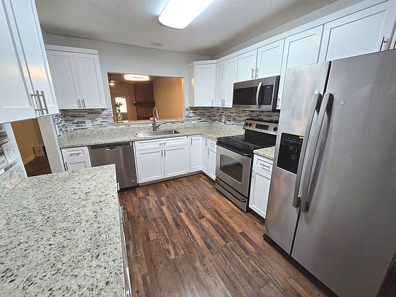 5th image of 723 Wright Ct