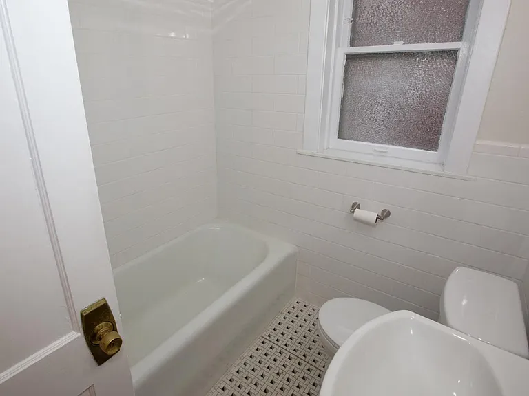 5058 Oleatha Ave #5056 — Photo 9