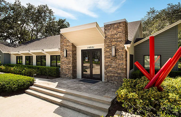 Eagles Point at Tampa Palms Apartments — Photo 32