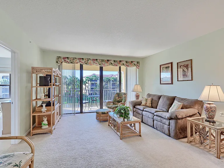800 Uno Lago Dr #305 — Photo 18