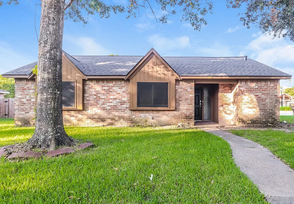 4714 Glendower Dr