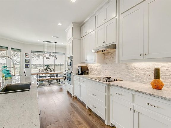 3rd image of 6445 Berkshire Cir