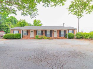 6 Brookside Cir, Greenville, SC 29609