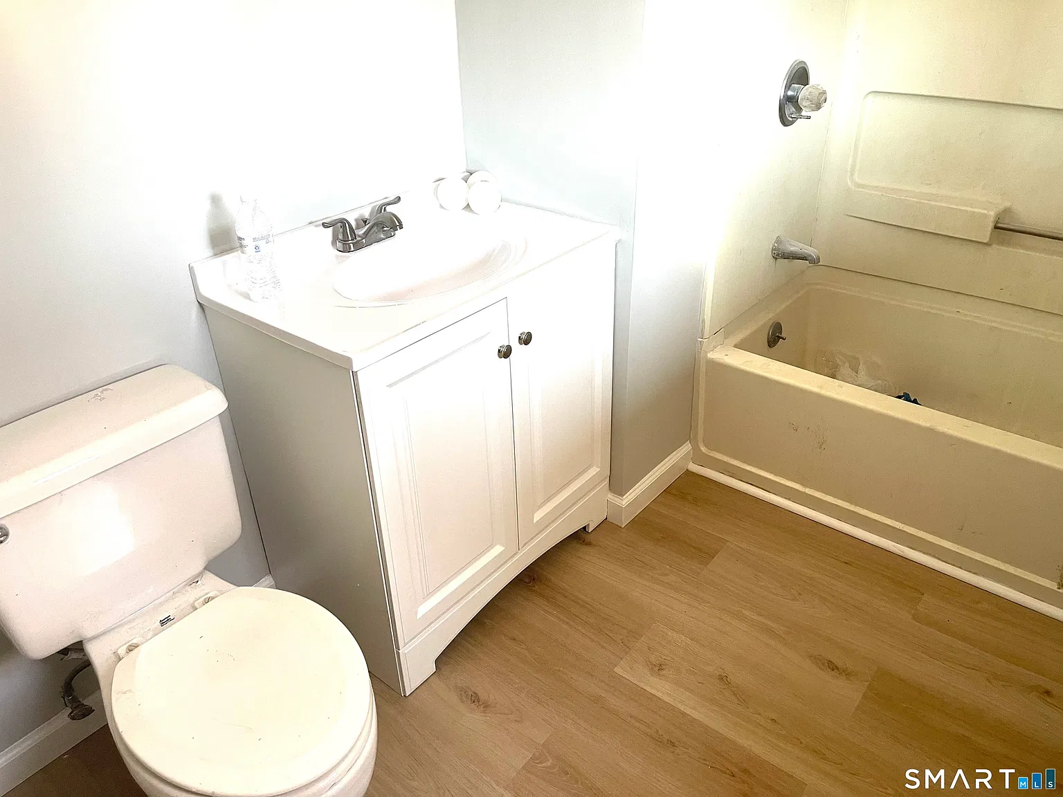 2 bed, 1.0 bath, 900 sqft, $1,750 — Photo 3