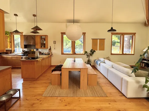 719 Decker Ave, Langley, WA 98260