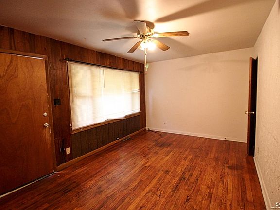 2nd image of 610 Whittinghill Ave
