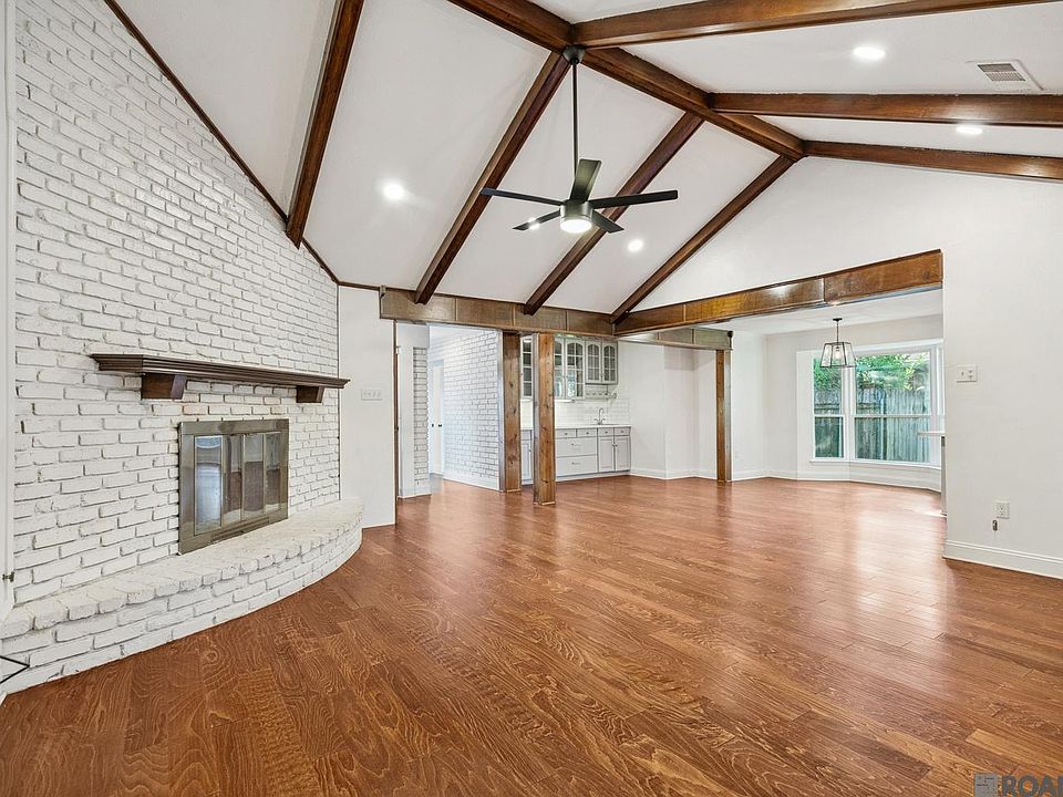 1st image of 1343 Crescent Dr