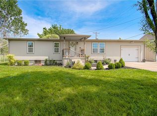 33910 Lexington Ave, De Soto, KS 66018