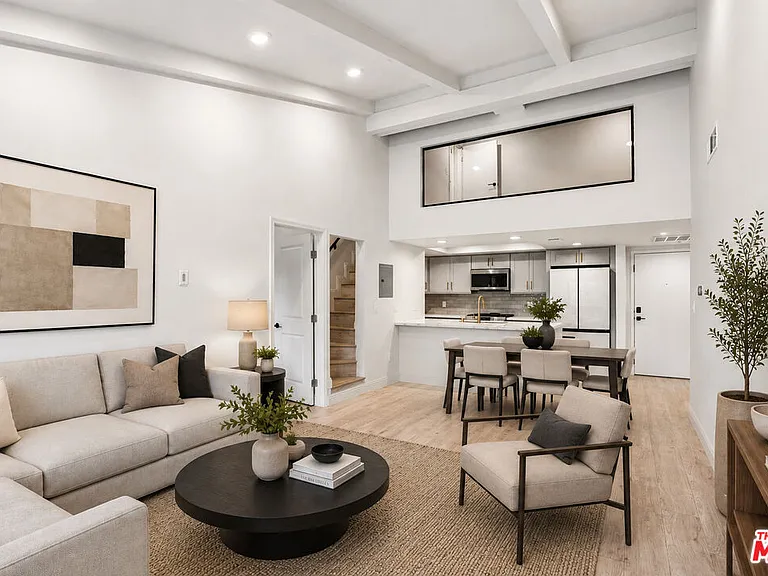 2700 Cahuenga Blvd E #4313 — Photo 4