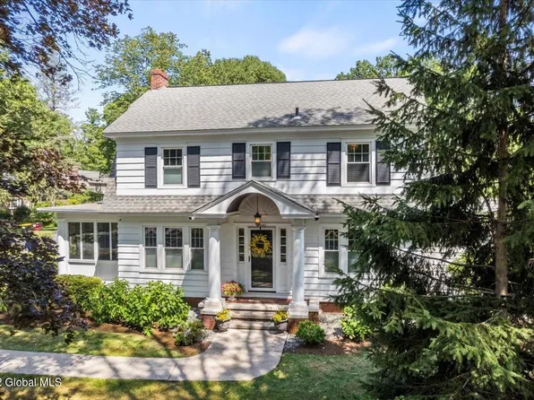 2021 Nott St, Niskayuna, NY 12309