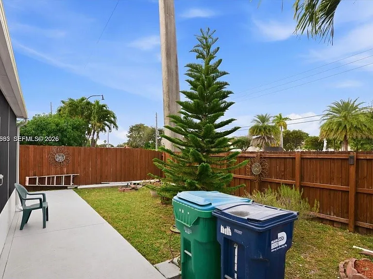 13741 SW 160th Ter — Photo 32