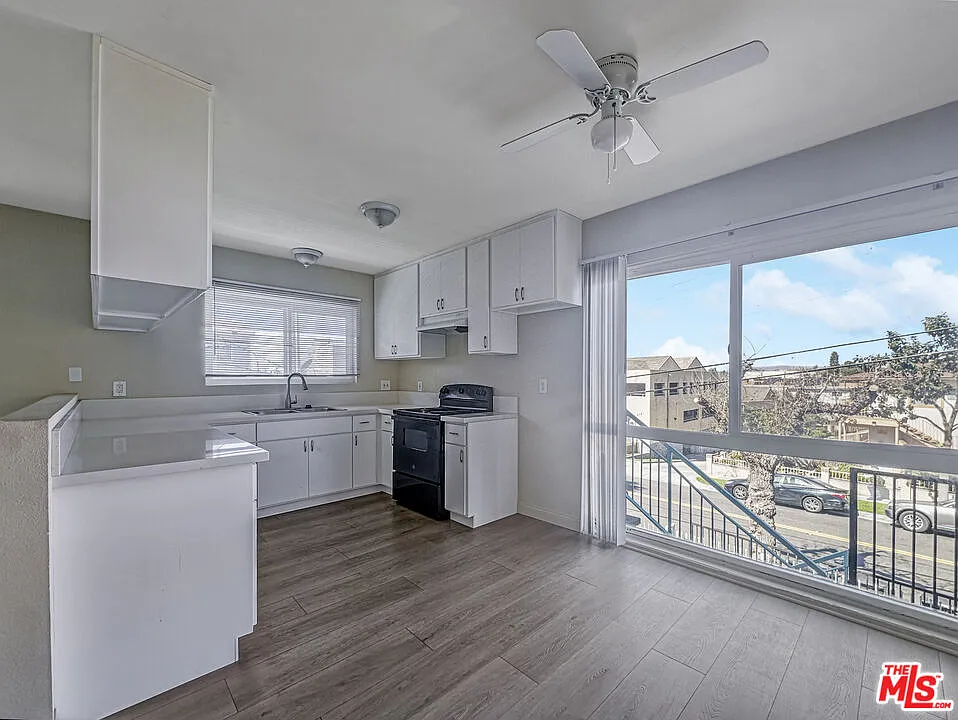 1 bed, 1.0 bath, $2,295 — Photo 2
