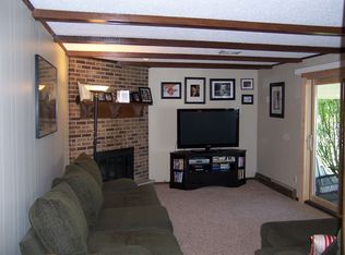 4590 Roundtree Rd, Hamburg, NY 14075