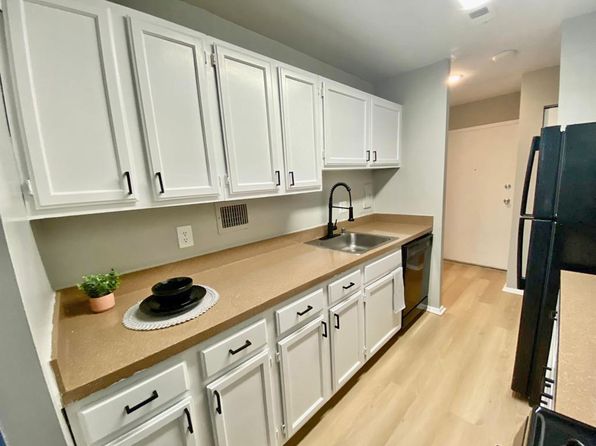 18700 Walkers Choice Rd #320